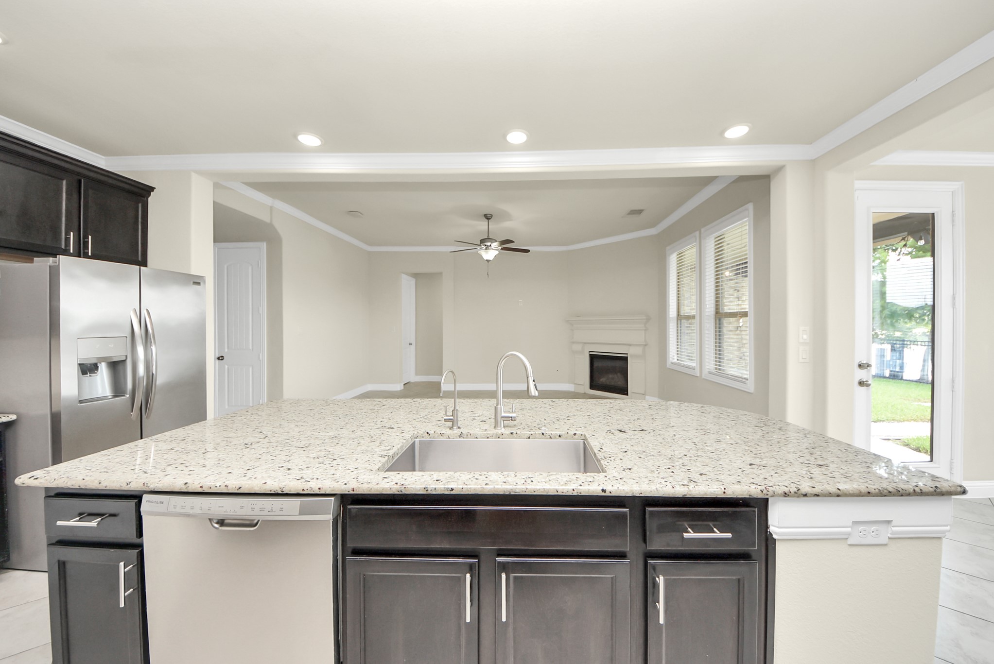 4836 Peppermill Ridge Lane Rosharon, TX 77583 - Photo 10 of 45 Kitchen