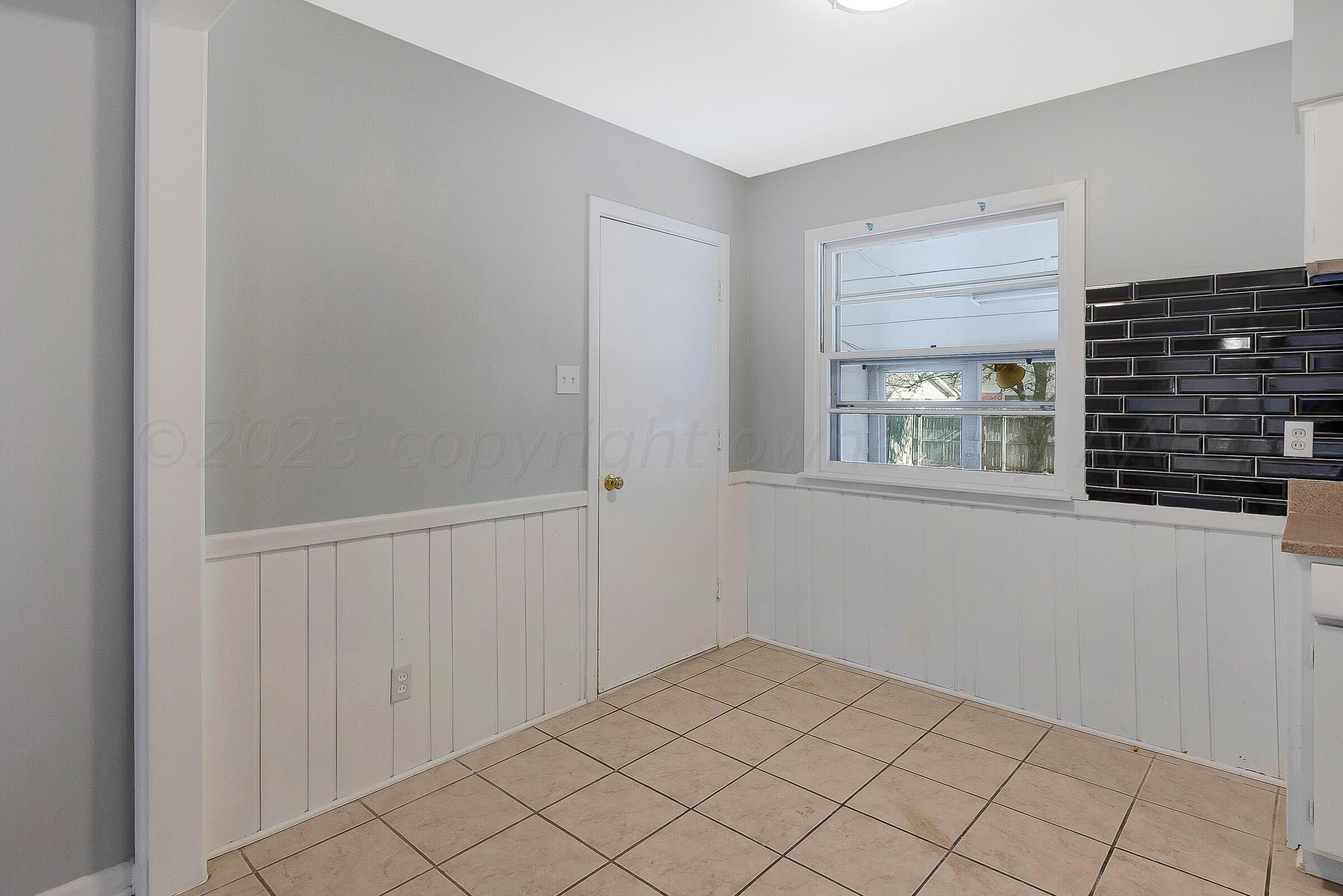 3317 Hobbs Road Amarillo, TX 79109 - Photo 8 of 19 008_Dining Room