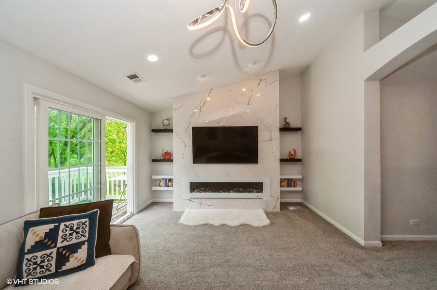 732 Old Checker Road Buffalo Grove, IL 60089 - Photo 6 of 10 Gallery Image 6