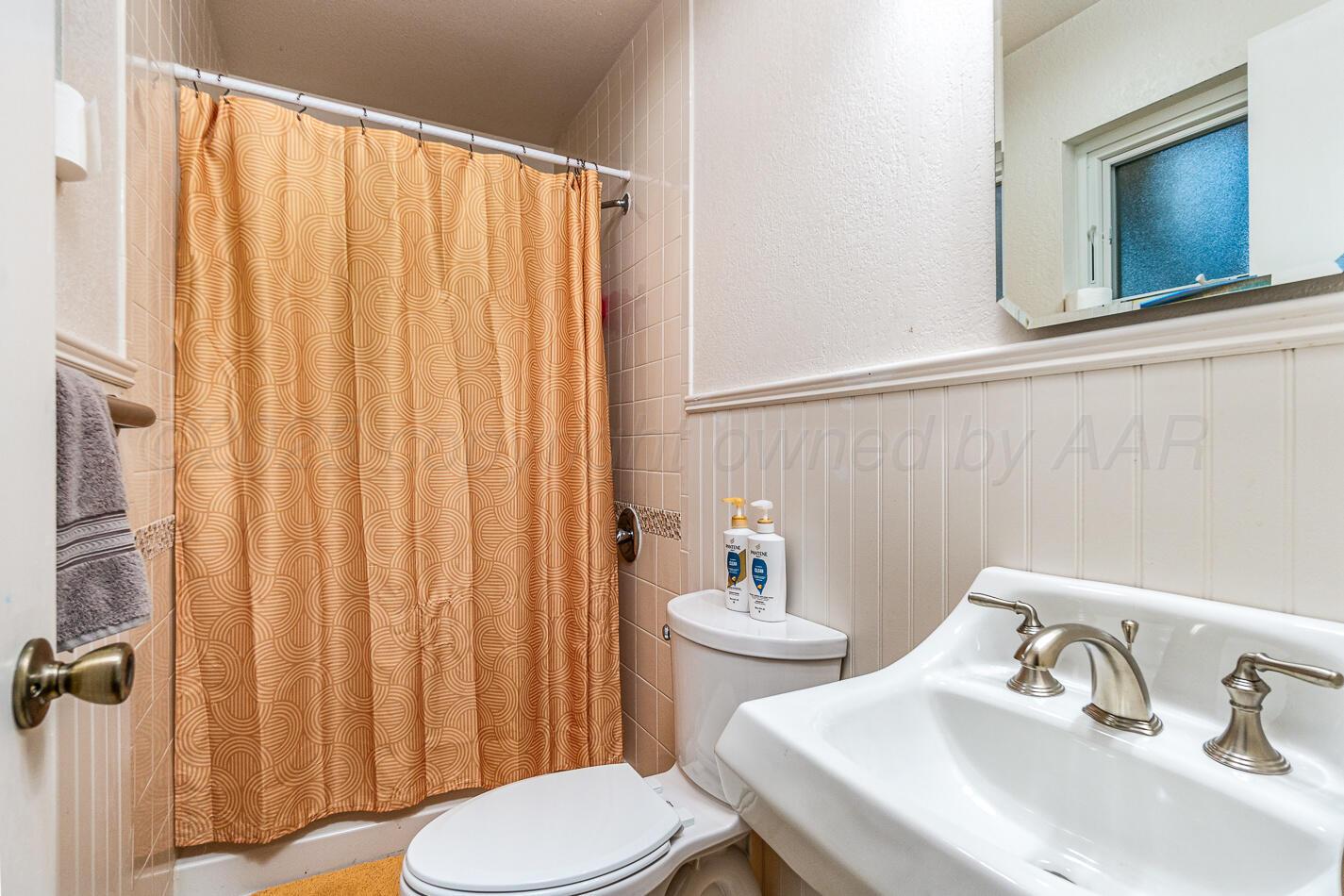 1900 Hemlock Street Borger, TX 79007 - Photo 15 of 48 1900_Hemlock Interiors-113