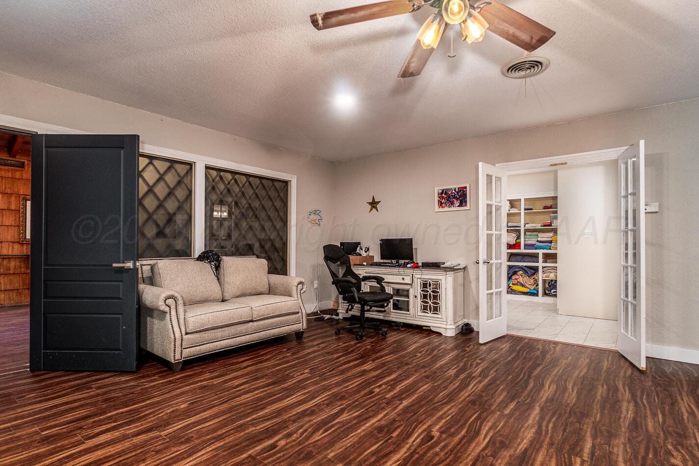 1900 Hemlock Street Borger, TX 79007 - Photo 22 of 48 1900_Hemlock Interiors-120
