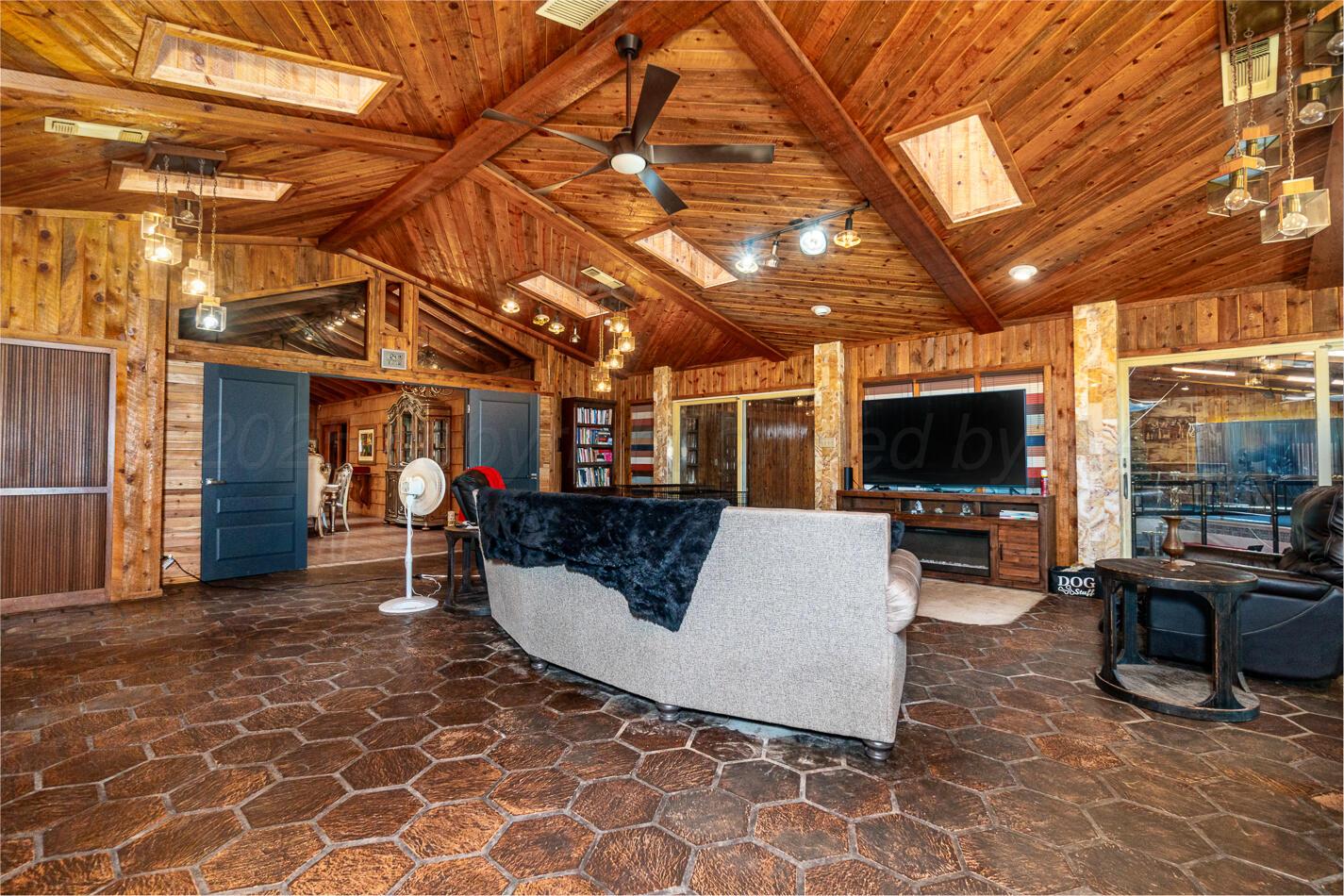 1900 Hemlock Street Borger, TX 79007 - Photo 37 of 48 1900_Hemlock Interiors-135