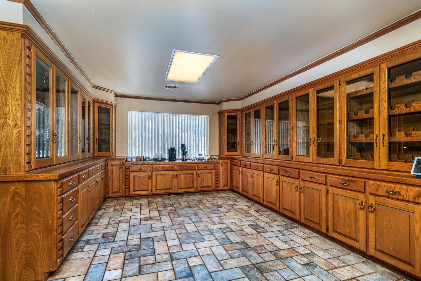 1900 Hemlock Street Borger, TX 79007 - Photo 10 of 48 1900_Hemlock Interiors-108