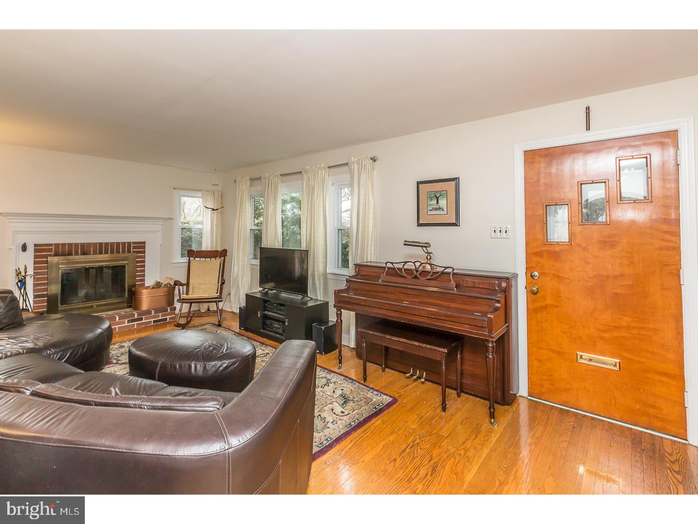 500 North Eagle Road Havertown, PA 19083 - Photo 3 of 20 Living Room