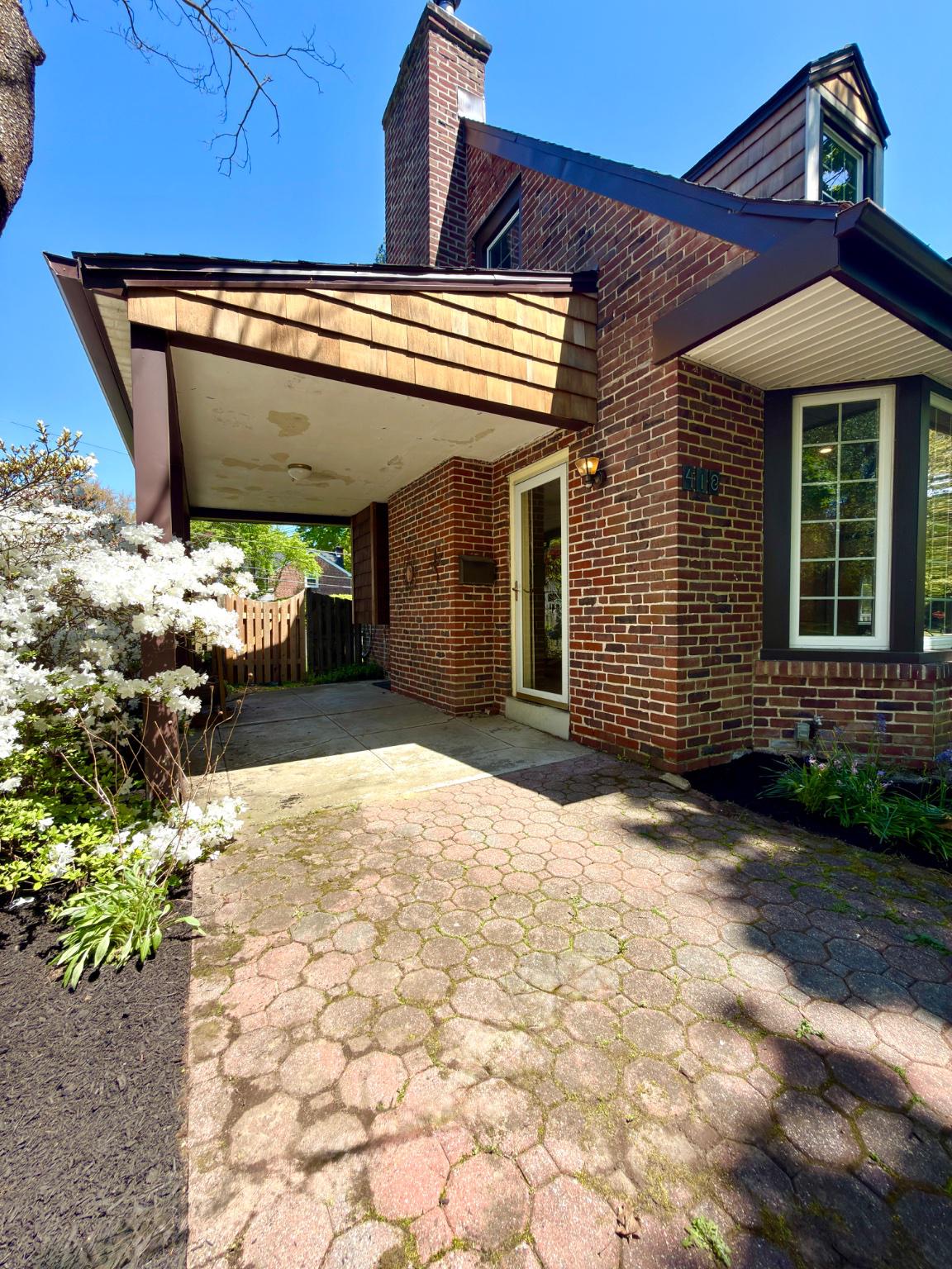 418 East Country Club Lane Wallingford, PA 19086 - Photo 5 of 59 Covered front entrance and patio