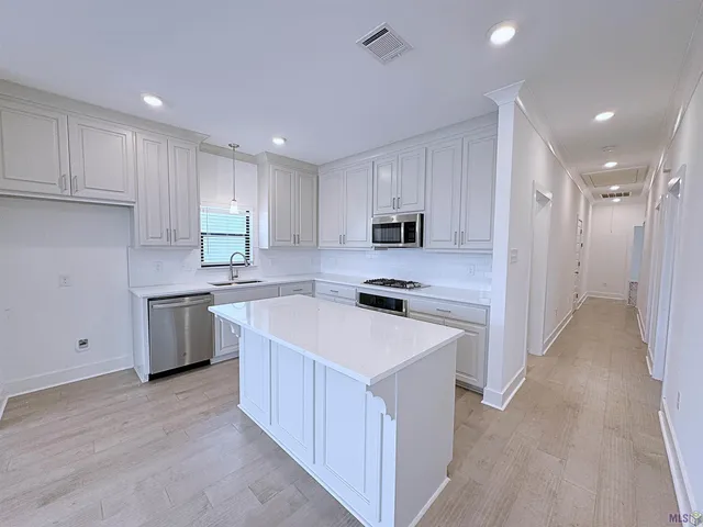 $2,300 | 10263 Alderman Drive, Baton Rouge, LA 70818