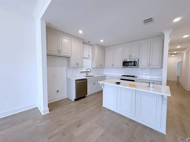 $2,300 | 10263 Alderman Drive, Baton Rouge, LA 70818