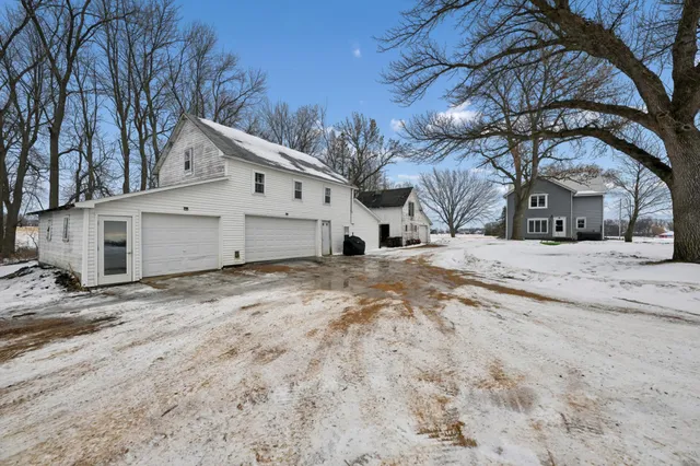 $574,900 | 14620 County Road 31, Hamburg, MN 55339