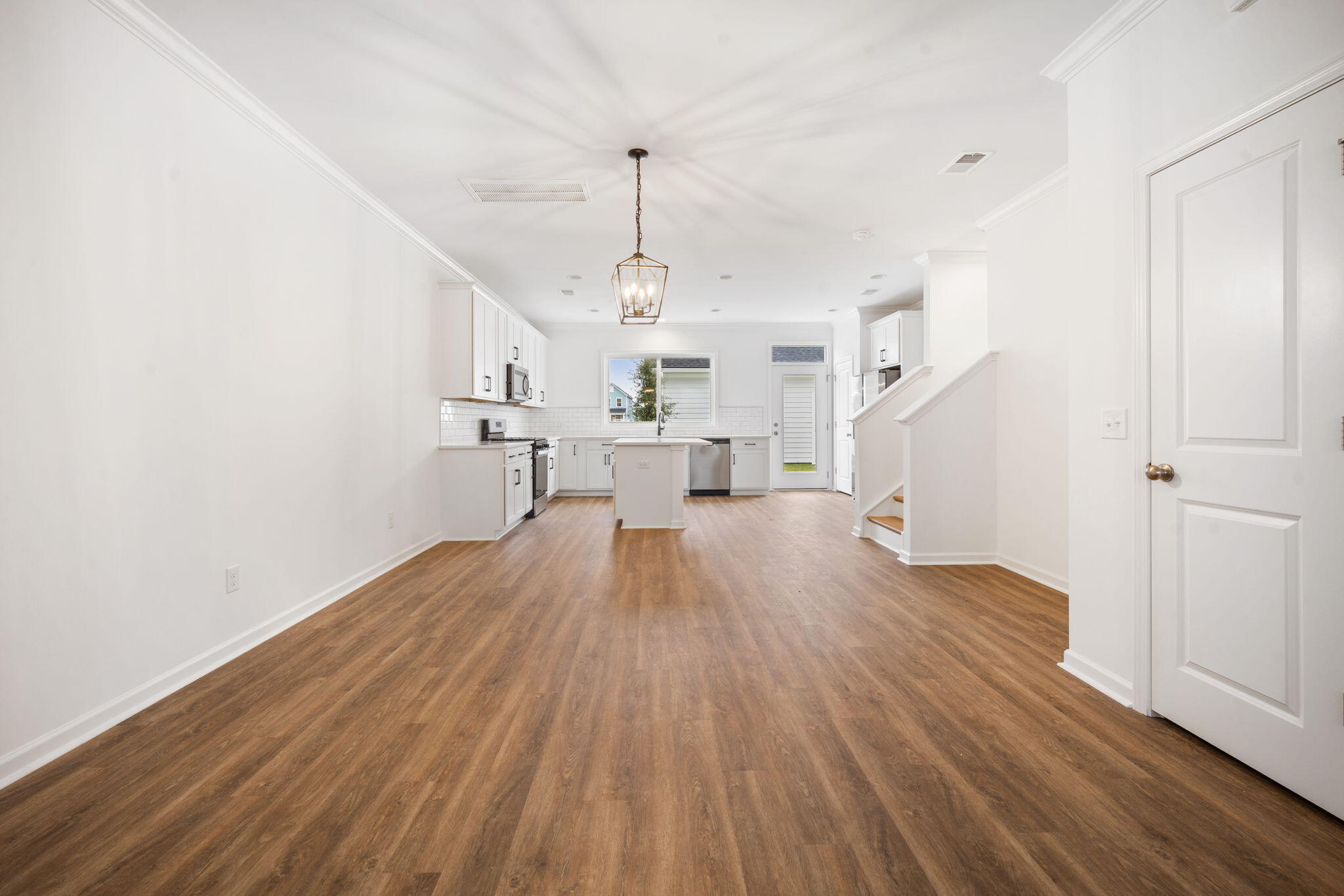 762 Blueway Avenue Summerville, SC 29486 - Photo 16 of 21 5-web-or-mls-Barclay Media Co.-4
