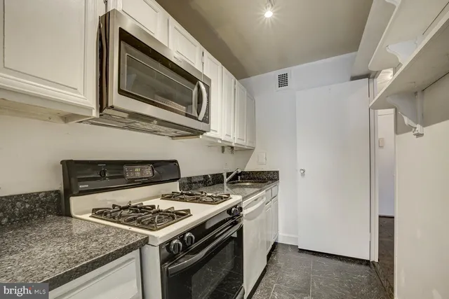 $1,595 | 5406 Connecticut Avenue Northwest, Unit 705, Washington, DC 20015