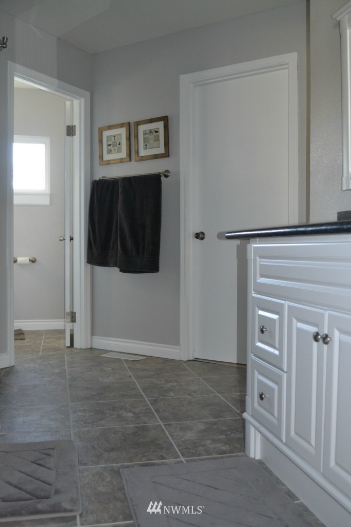 9619 Meadow Road Southwest Lakewood, WA 98499 - Photo 12 of 15 Gallery Image 12