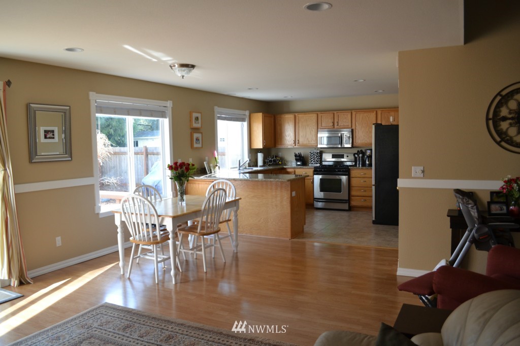 9619 Meadow Road Southwest Lakewood, WA 98499 - Photo 8 of 15 Gallery Image 8