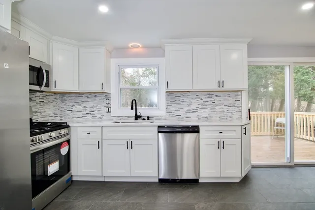 $349,900 | 156 Saffron Circle, Springfield, MA 01129