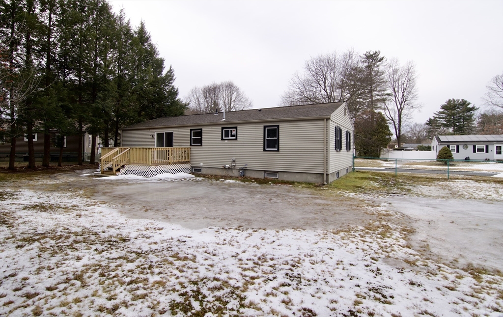 156 Saffron Circle Springfield, MA 01129 - Photo 2 of 42