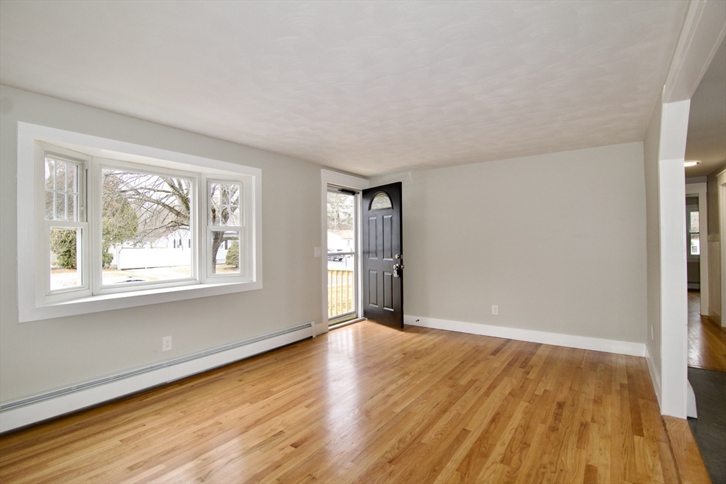 156 Saffron Circle Springfield, MA 01129 - Photo 7 of 42