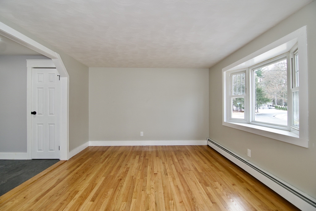 156 Saffron Circle Springfield, MA 01129 - Photo 8 of 42