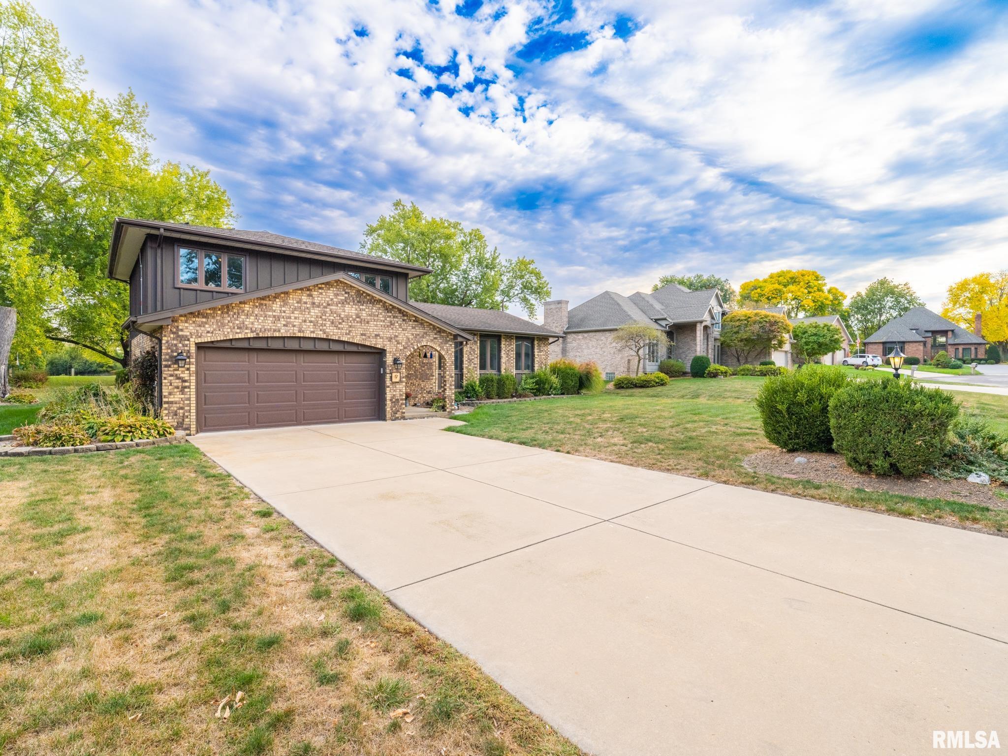 9 Cypress Point Pekin, IL 61554 - Photo 3 of 55