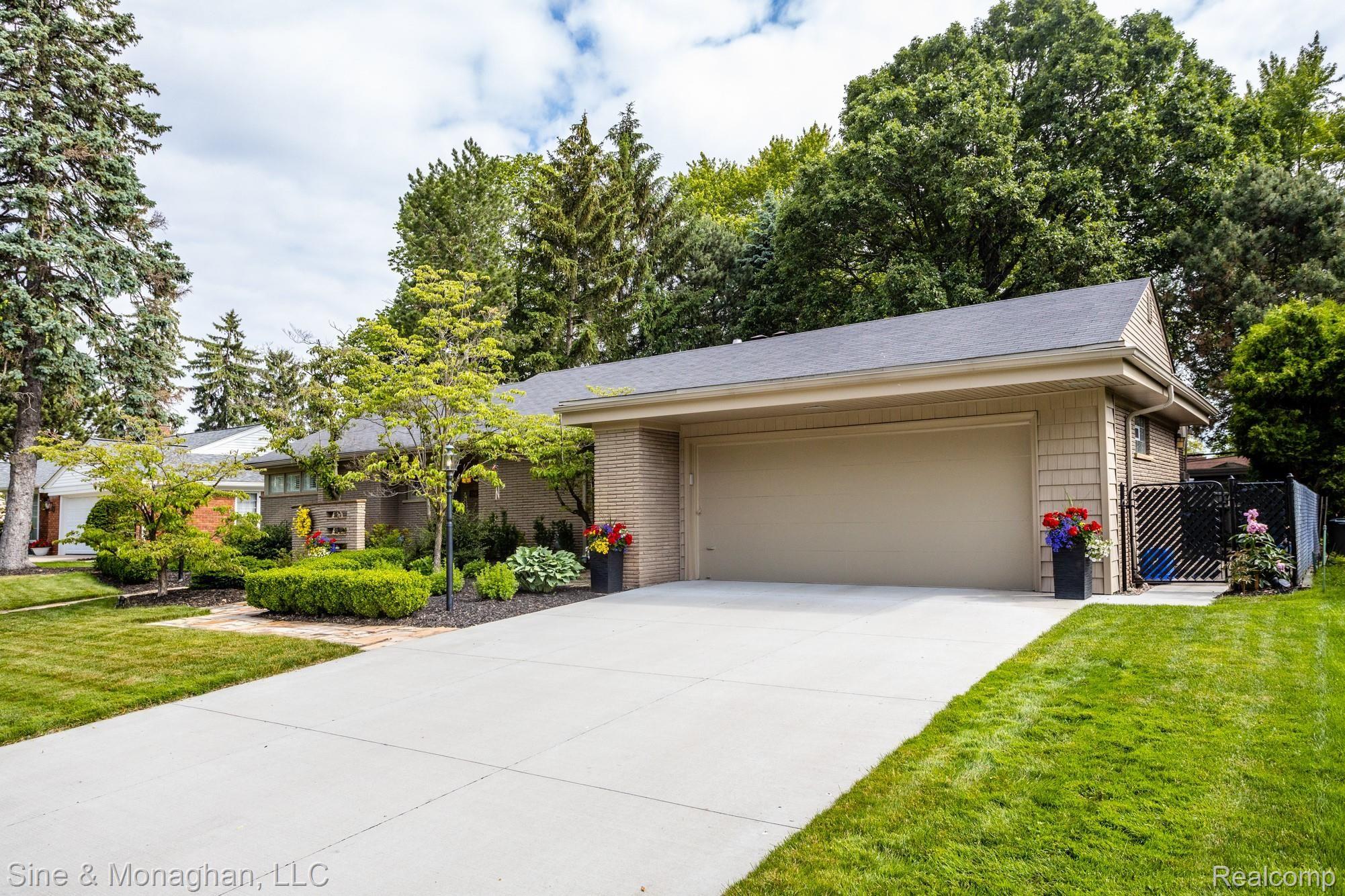 486 Shelbourne Road Grosse Pointe, MI 48236 - Photo 52 of 57 486 Shelbourne S040.jpg