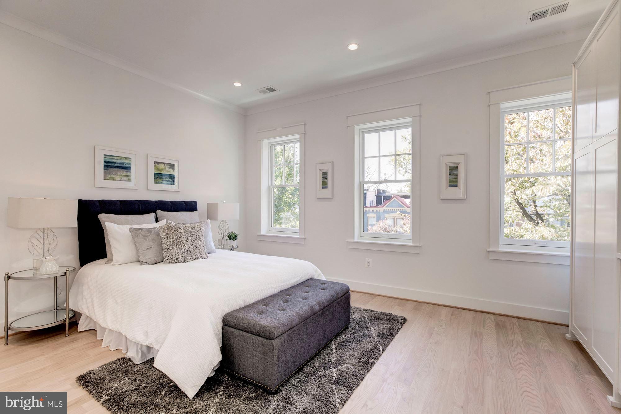 242 10th Street Southeast Washington, DC 20003 - Photo 15 of 43