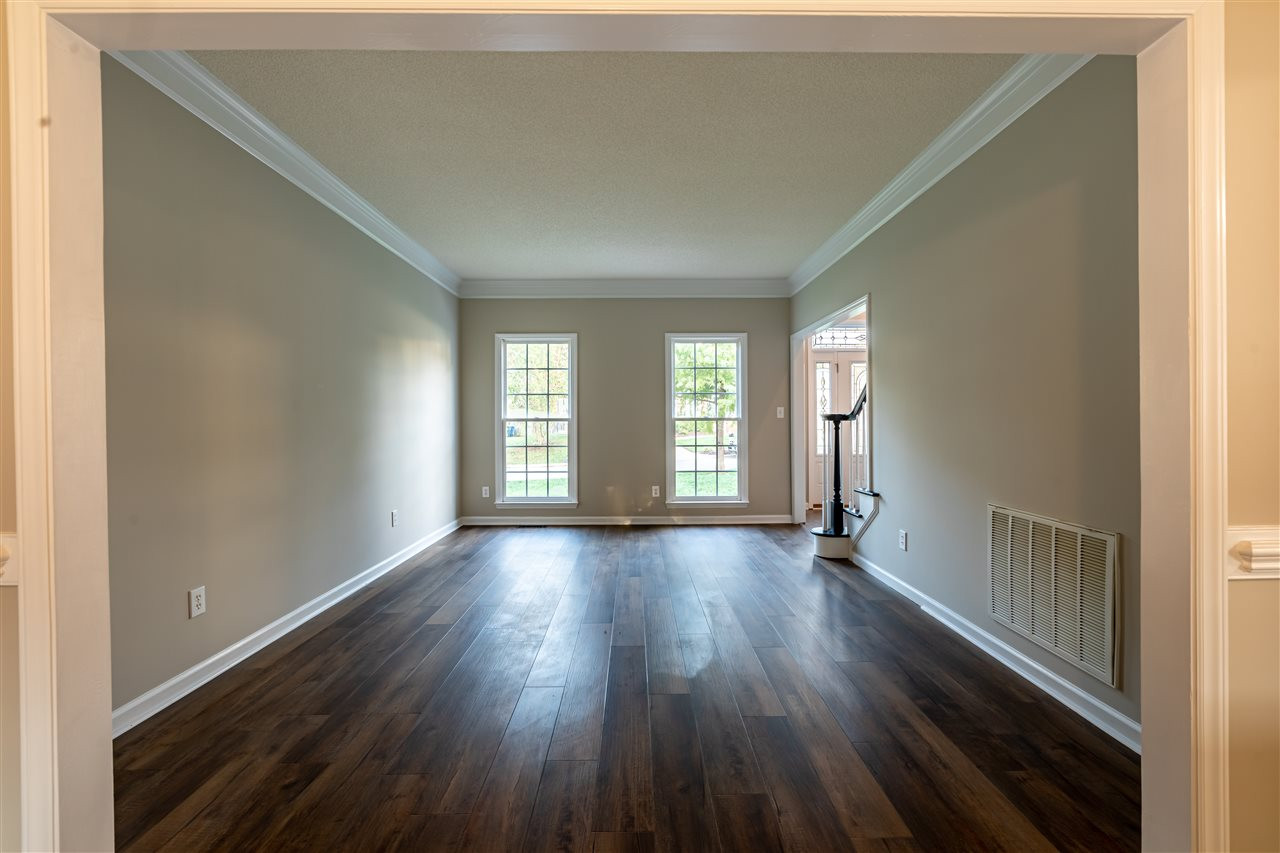 9212 Zermatt Court Raleigh, NC 27617 - Photo 6 of 30 Living Room