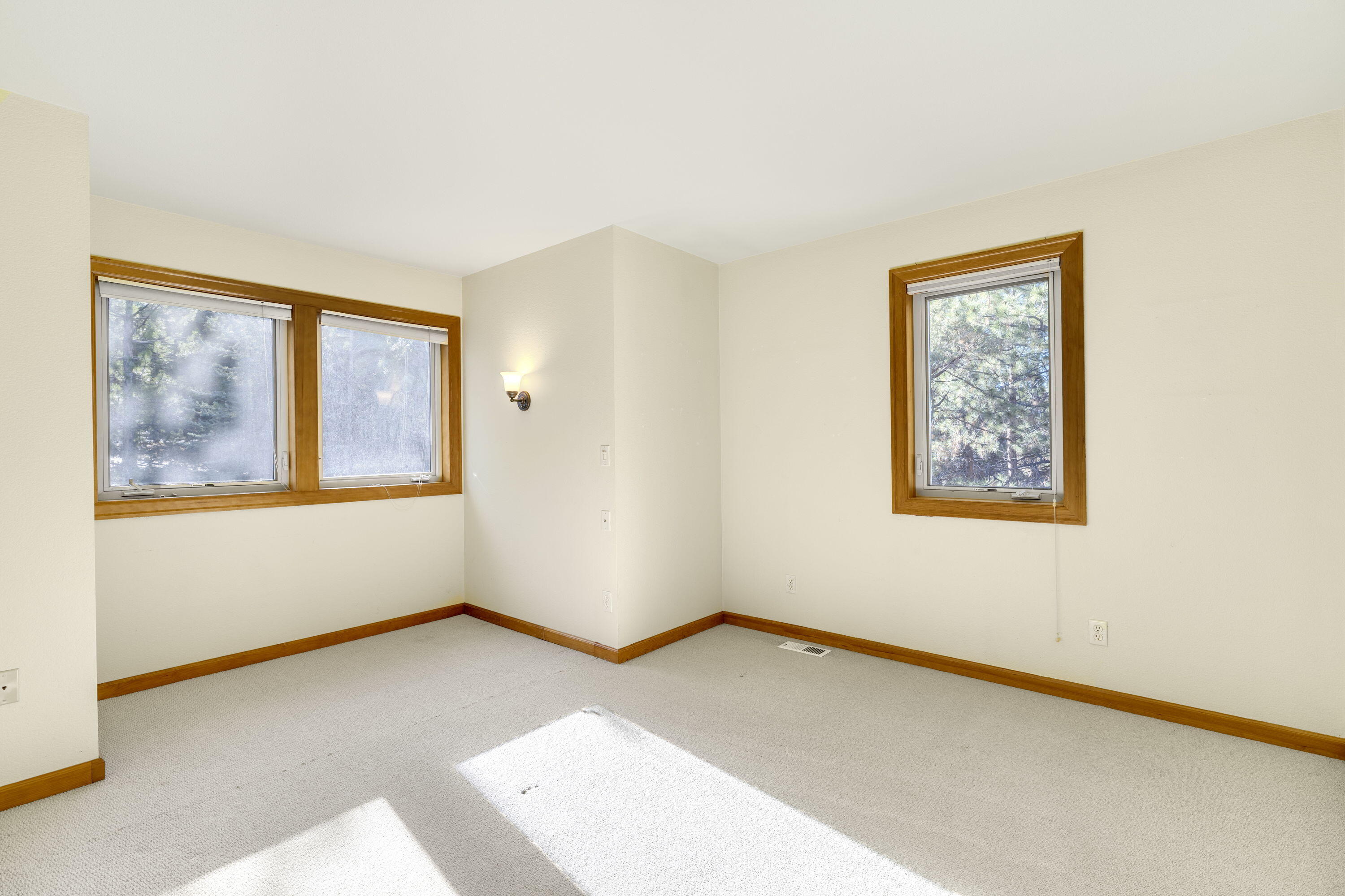 3645 Northwest Falcon Ridge Bend, OR 97703 - Photo 32 of 49 30