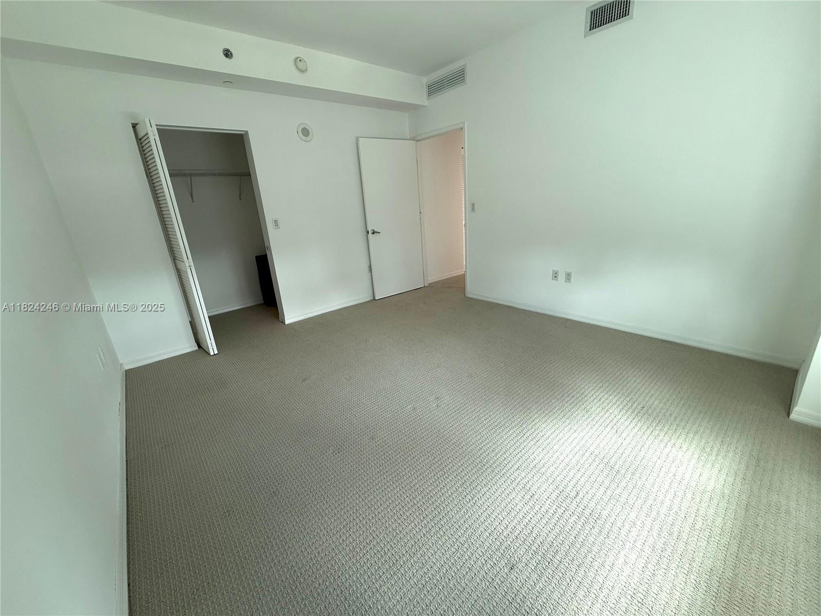 951 Brickell Avenue, Unit 3703 Miami, FL 33131 - Photo 8 of 34
