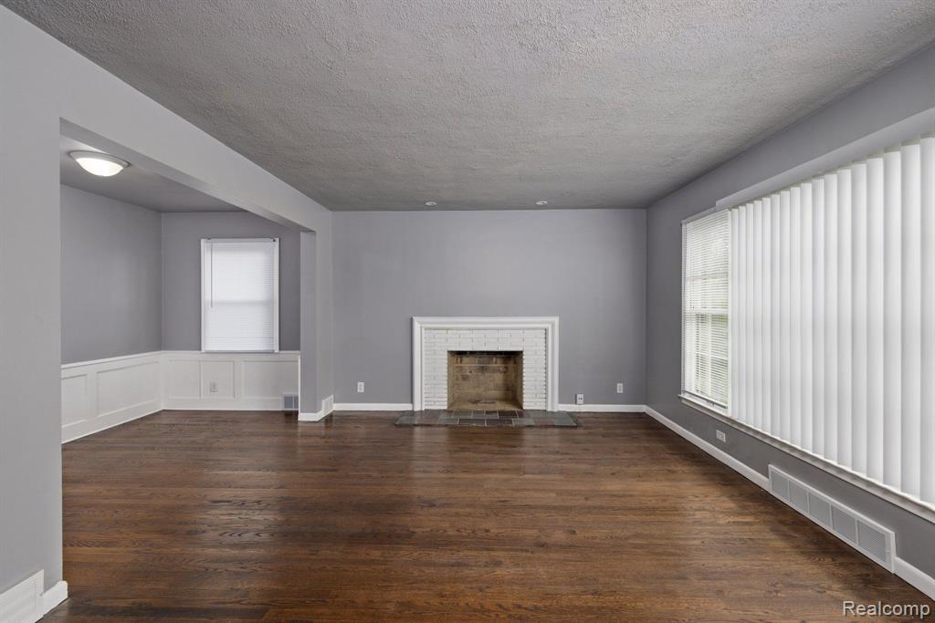 432 Alter Road Detroit, MI 48215 - Photo 2 of 12