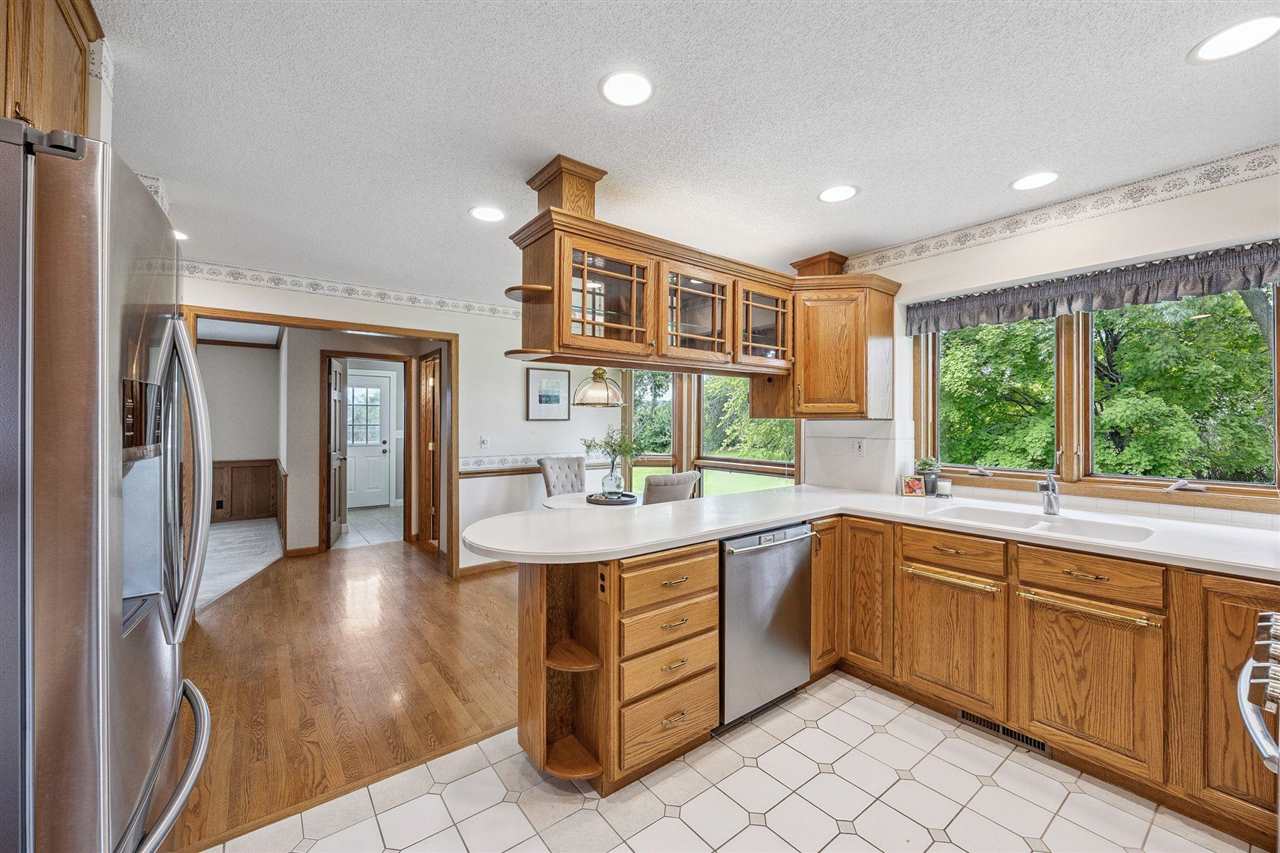 3603 Meadowknolls Road Marion, IA 52302 - Photo 10 of 34 Gallery Image 10