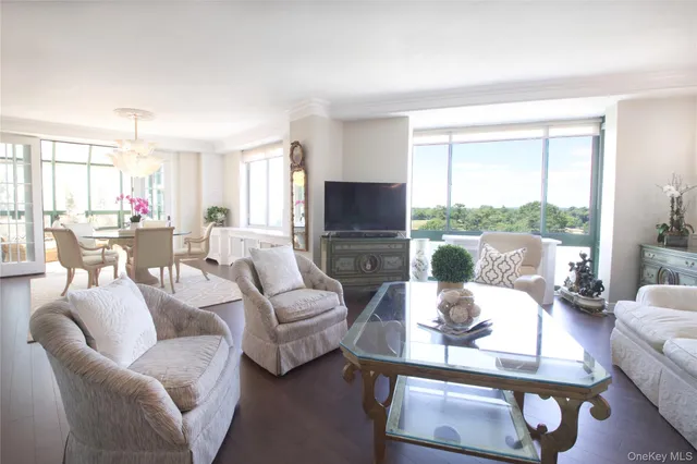 $1,450,000 | 111 Cherry Valley Avenue, Unit PH 6, Garden City, NY 11530