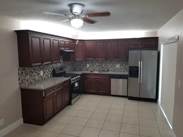 $2,700 | 2184 White Pine Circle, Unit A, Greenacres, FL 33415