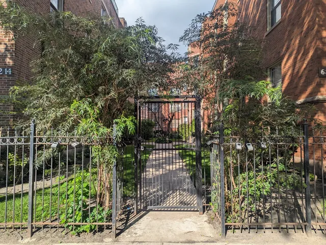 $2,200 | 6814 North Ashland Boulevard, Unit 1C, Chicago, IL 60626