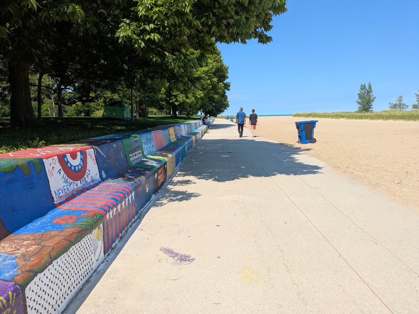 6814 North Ashland Boulevard, Unit 1C Chicago, IL 60626 - Photo 29 of 31 a view of outdoor space with seating