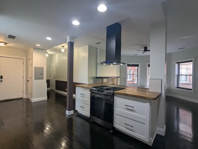 $2,200 | 6814 North Ashland Boulevard, Unit 1C, Chicago, IL 60626