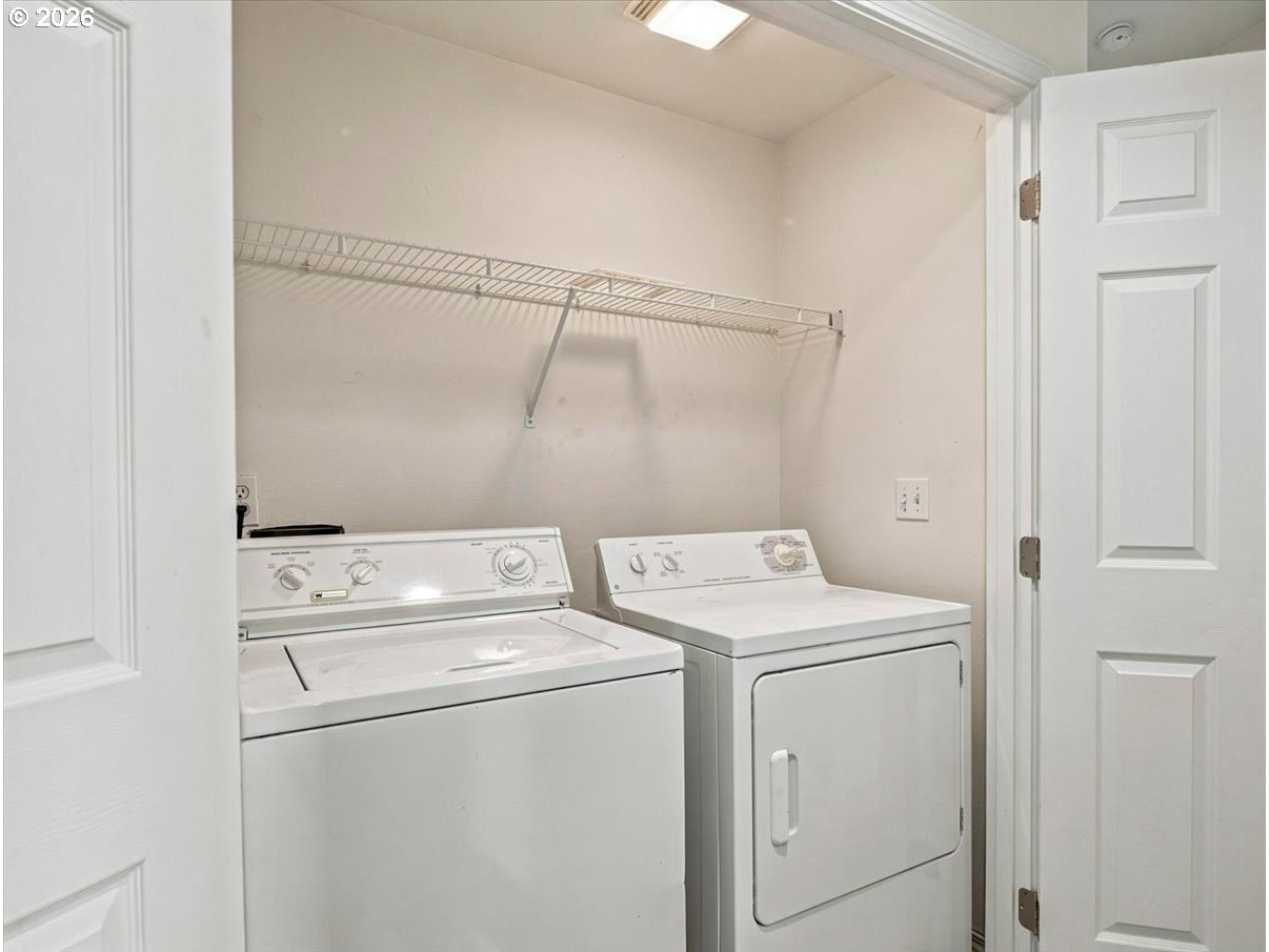2439 Southwest 33rd Street Redmond, OR 97756 - Photo 33 of 40