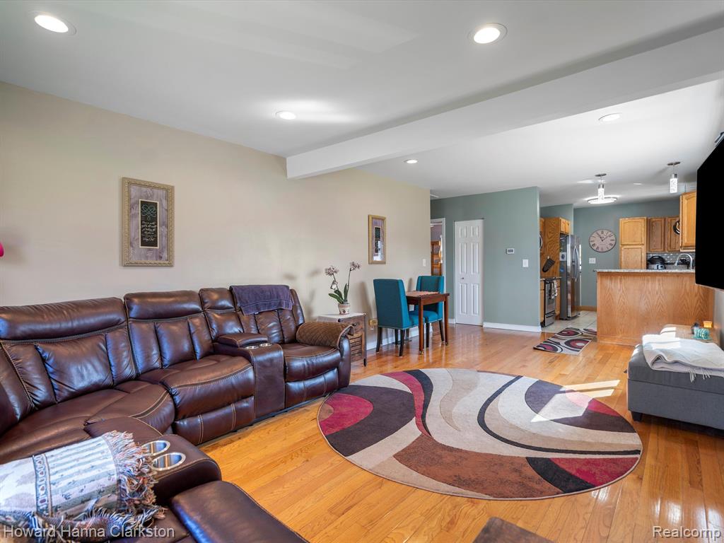 3087 South Adams Road Rochester Hills, MI 48309 - Photo 4 of 32