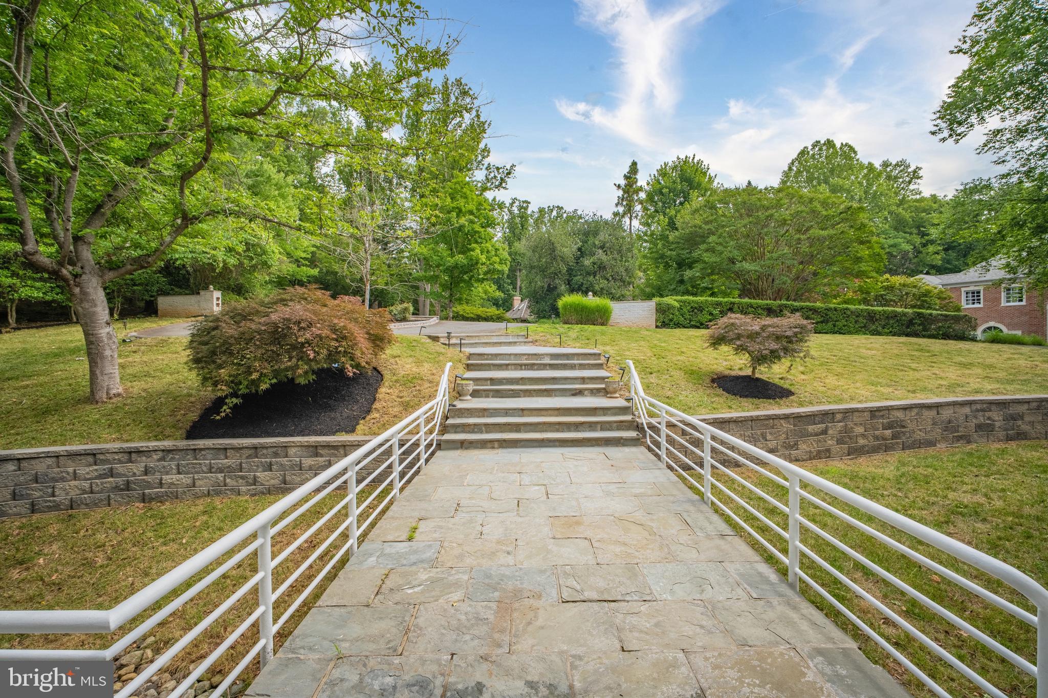 7545 Potomac Fall Road McLean, VA 22102 - Photo 4 of 89