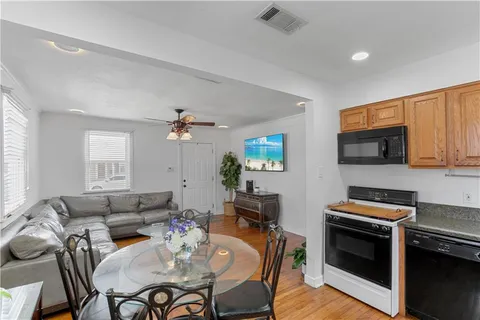 $209,000 | 452 West Avenue, Harahan, LA 70123