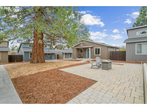 $439,900 | 12300 Meadowlawn Drive, Oregon City, OR 97045