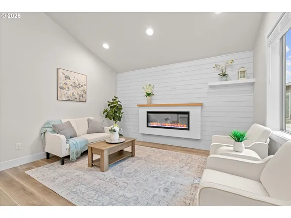 $439,900 | 12300 Meadowlawn Drive, Oregon City, OR 97045