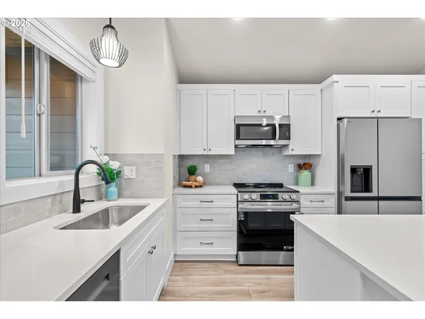 $439,900 | 12300 Meadowlawn Drive, Oregon City, OR 97045