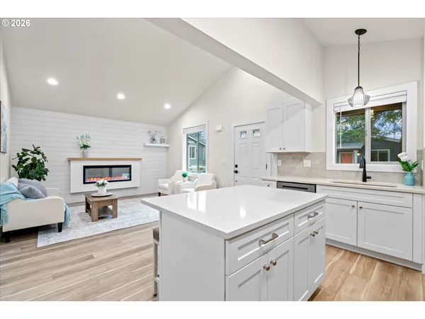 $439,900 | 12300 Meadowlawn Drive, Oregon City, OR 97045