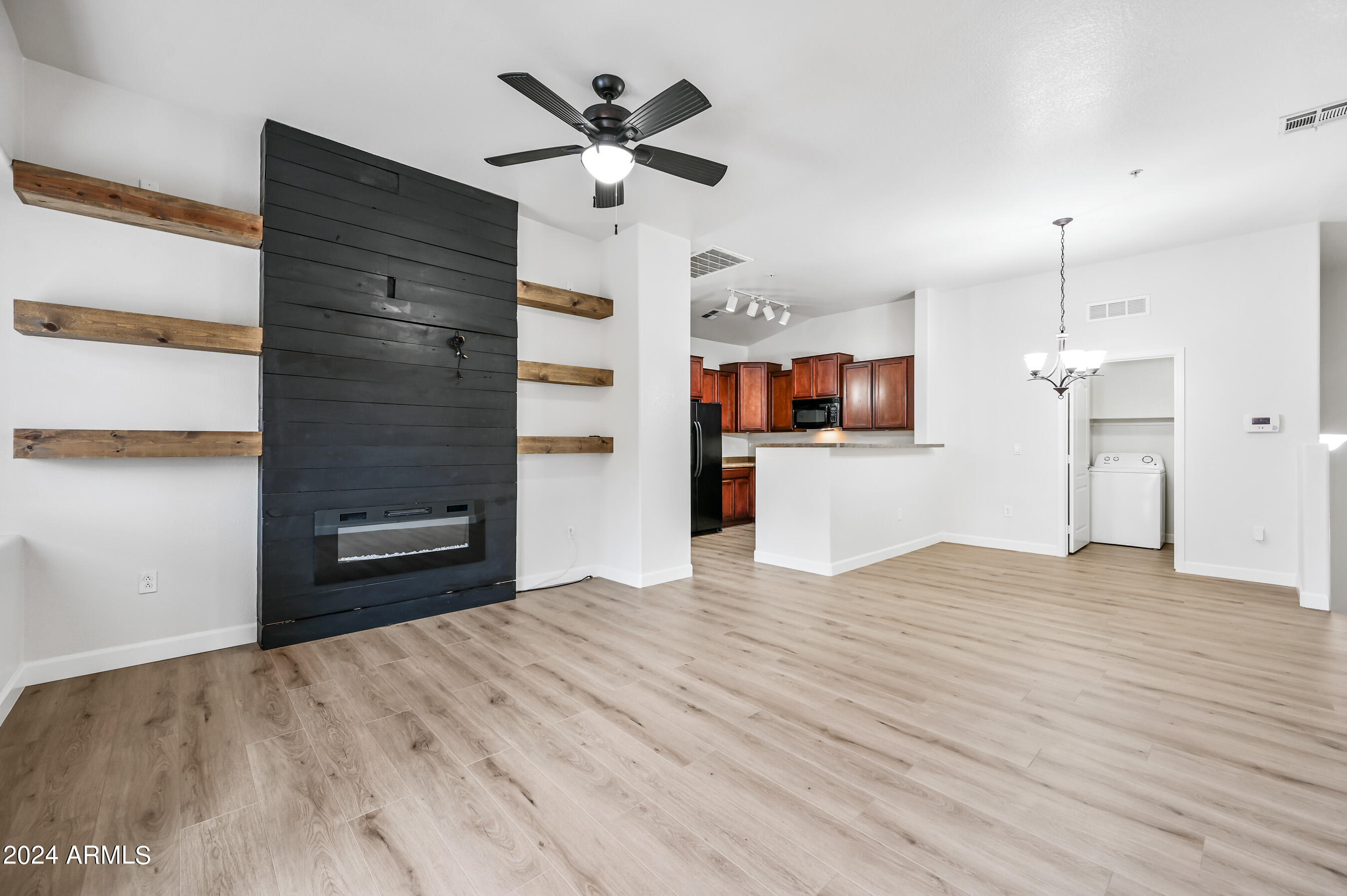 2150 West Alameda Road, Unit 2059 Phoenix, AZ 85085 - Photo 7 of 25 -2150WA2059-ocupix-7