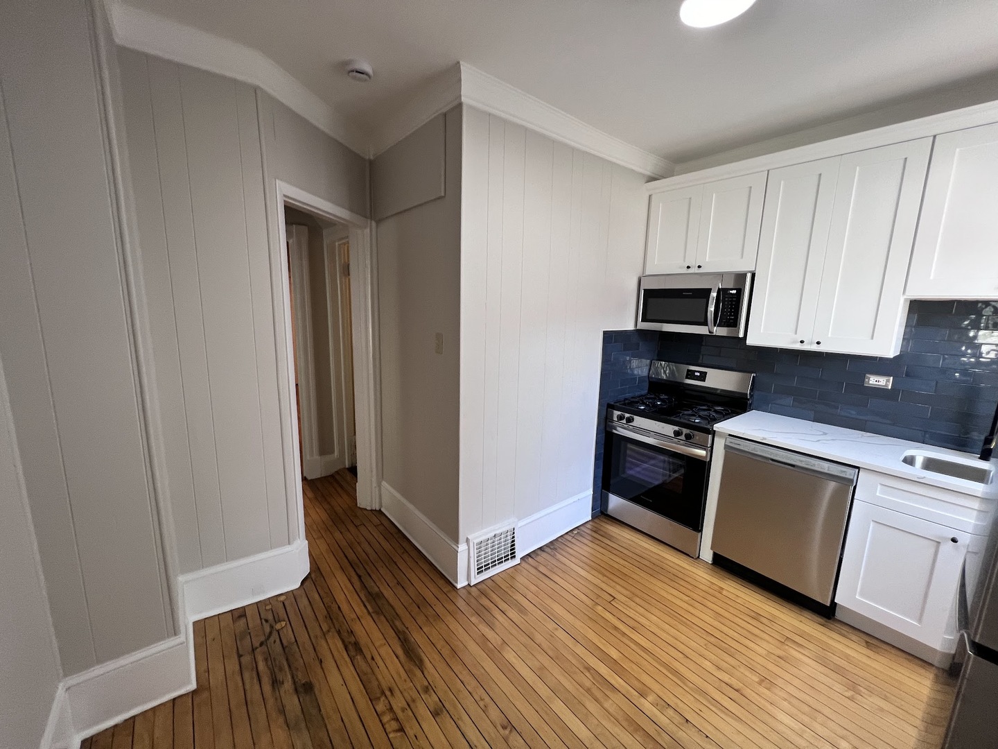 517 Hamilton Street, Unit 1 Evanston, IL 60202 - Photo 4 of 15