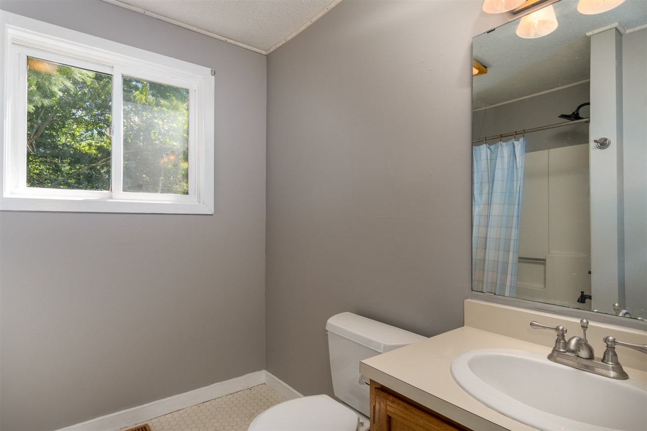 48 Thornhill Road Stratham, NH 03885 - Photo 11 of 16