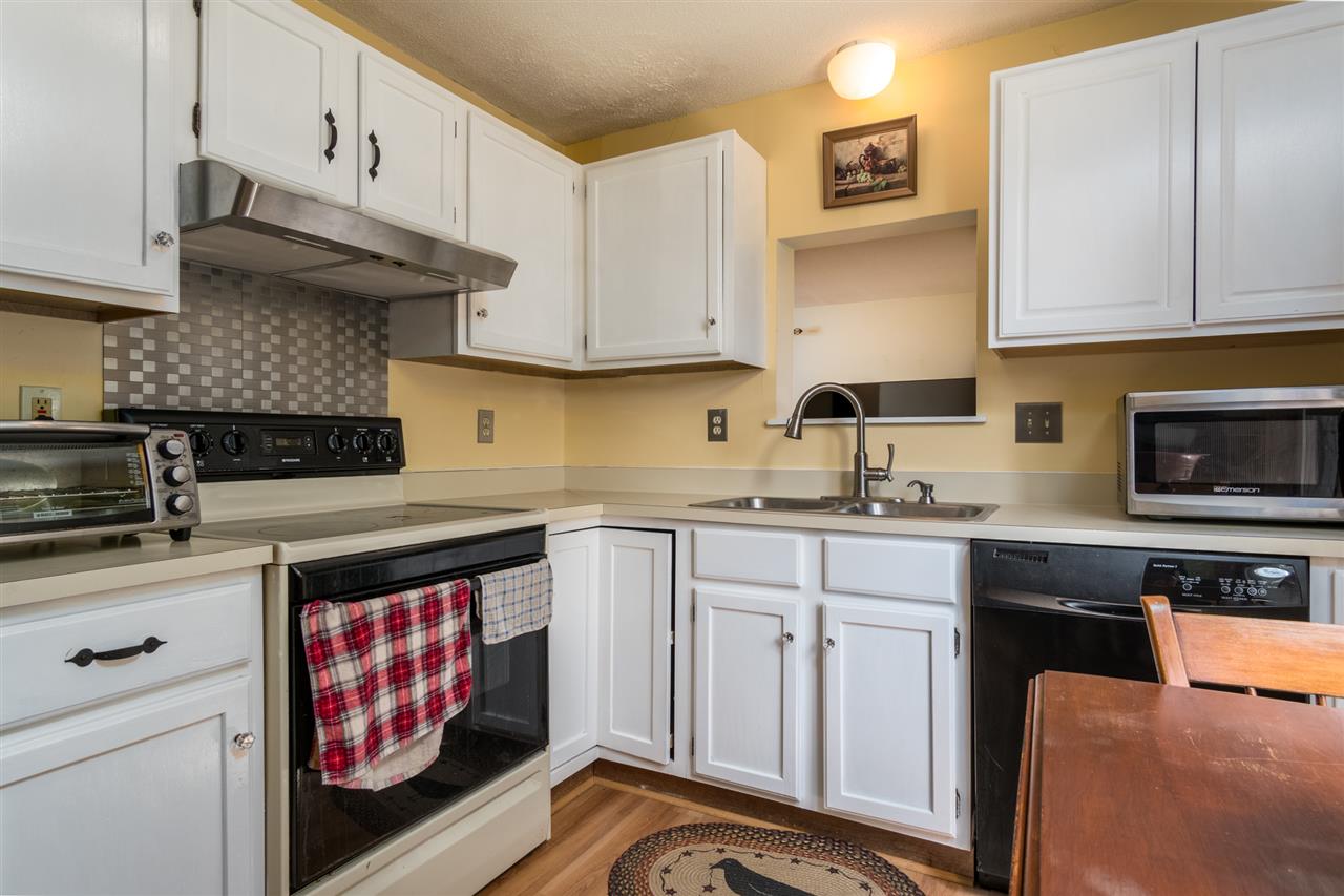 48 Thornhill Road Stratham, NH 03885 - Photo 5 of 16