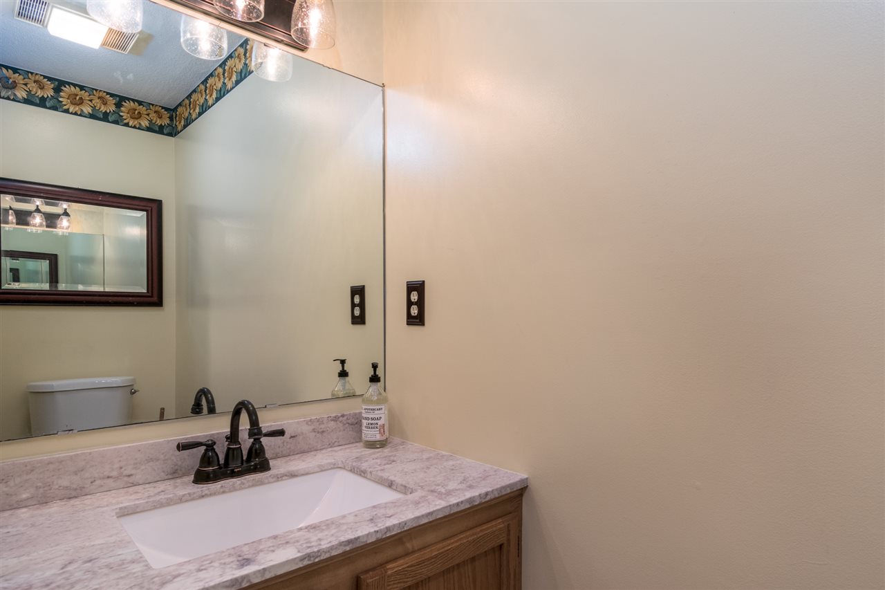 48 Thornhill Road Stratham, NH 03885 - Photo 6 of 16