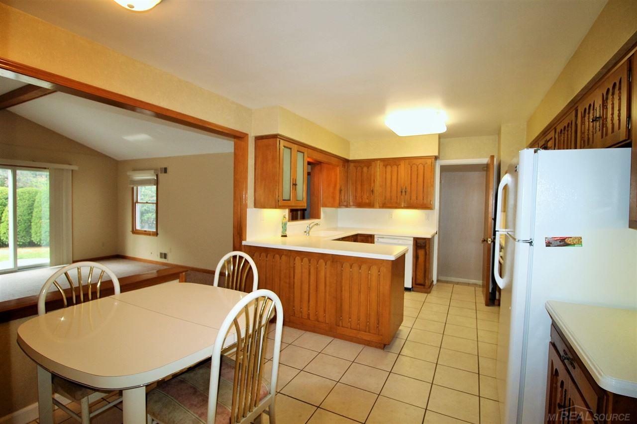 954 South Renaud Road Grosse Pointe Woods, MI 48236 - Photo 12 of 46