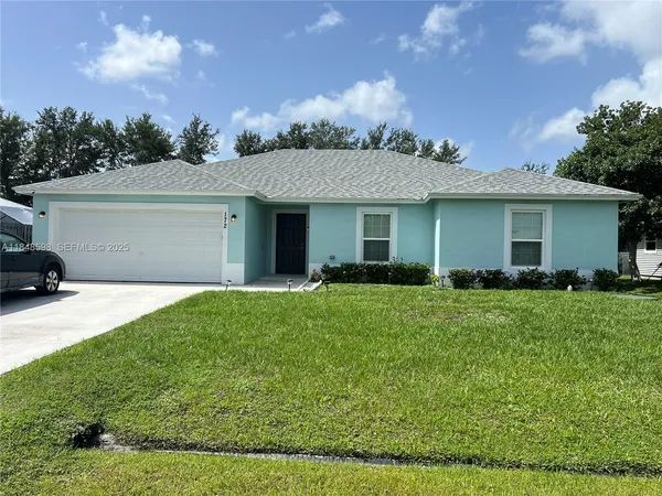 $2,800 | 172 Southwest Langfield Avenue, Port St. Lucie, FL 34984