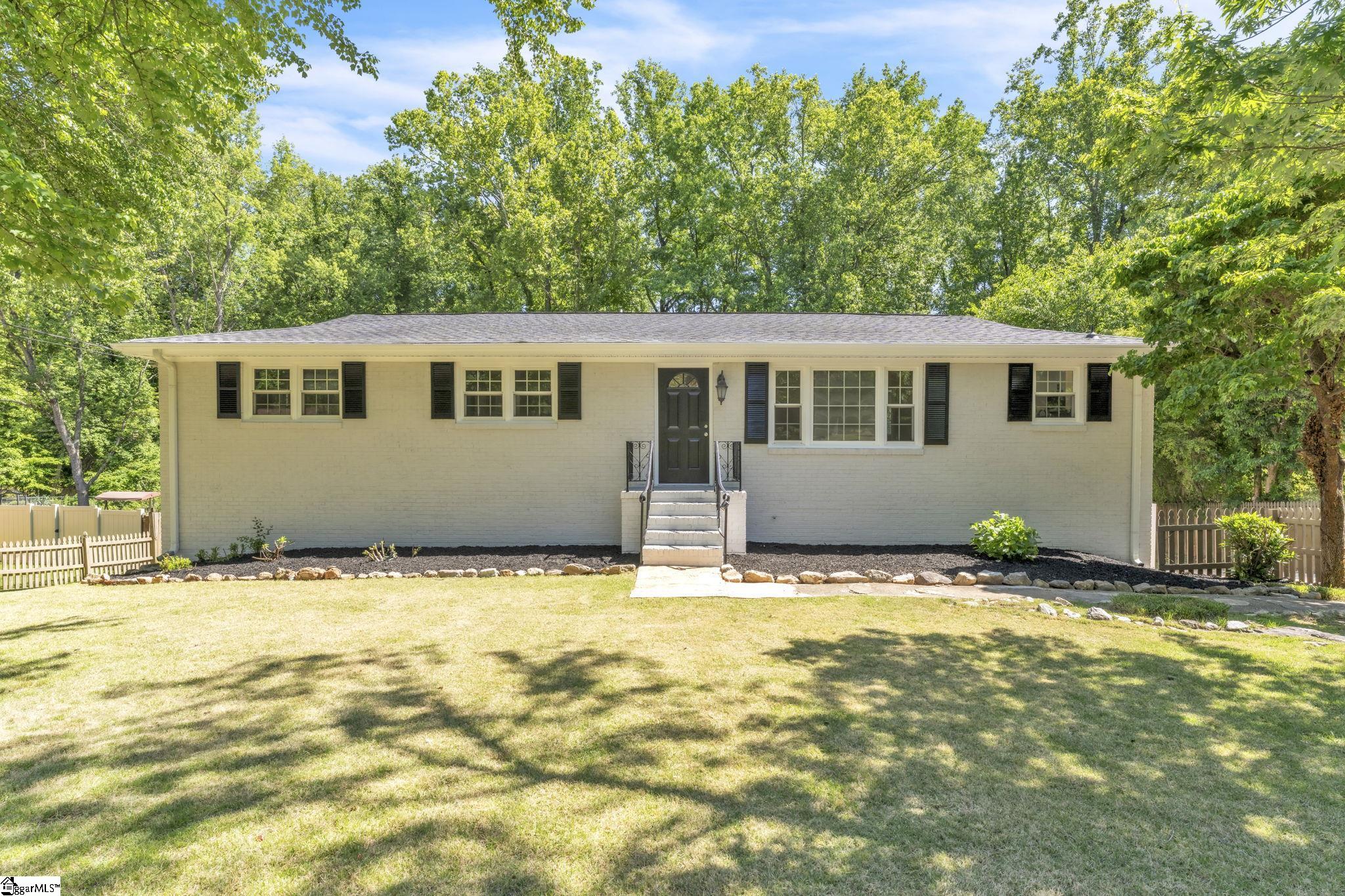 15 Longmeadow Road Taylors, SC 29687 - Photo 1 of 28 Gallery Image 1