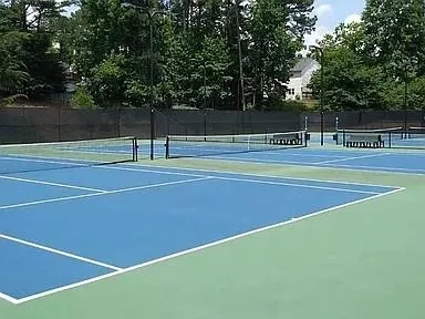 a view of a tennis court